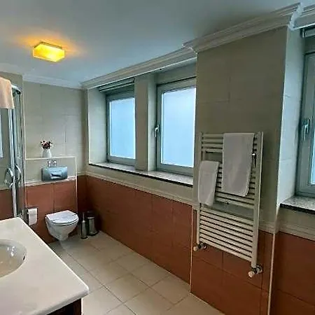 מלון Triada Gayrettepe